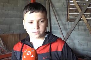 "PRVI PUT SAM SEO U TRAKTOR SA ČETIRI GODINE": Miloš (13) je glava domaćinstva, nakon smrti oca SVE PREUZEO NA SEBE